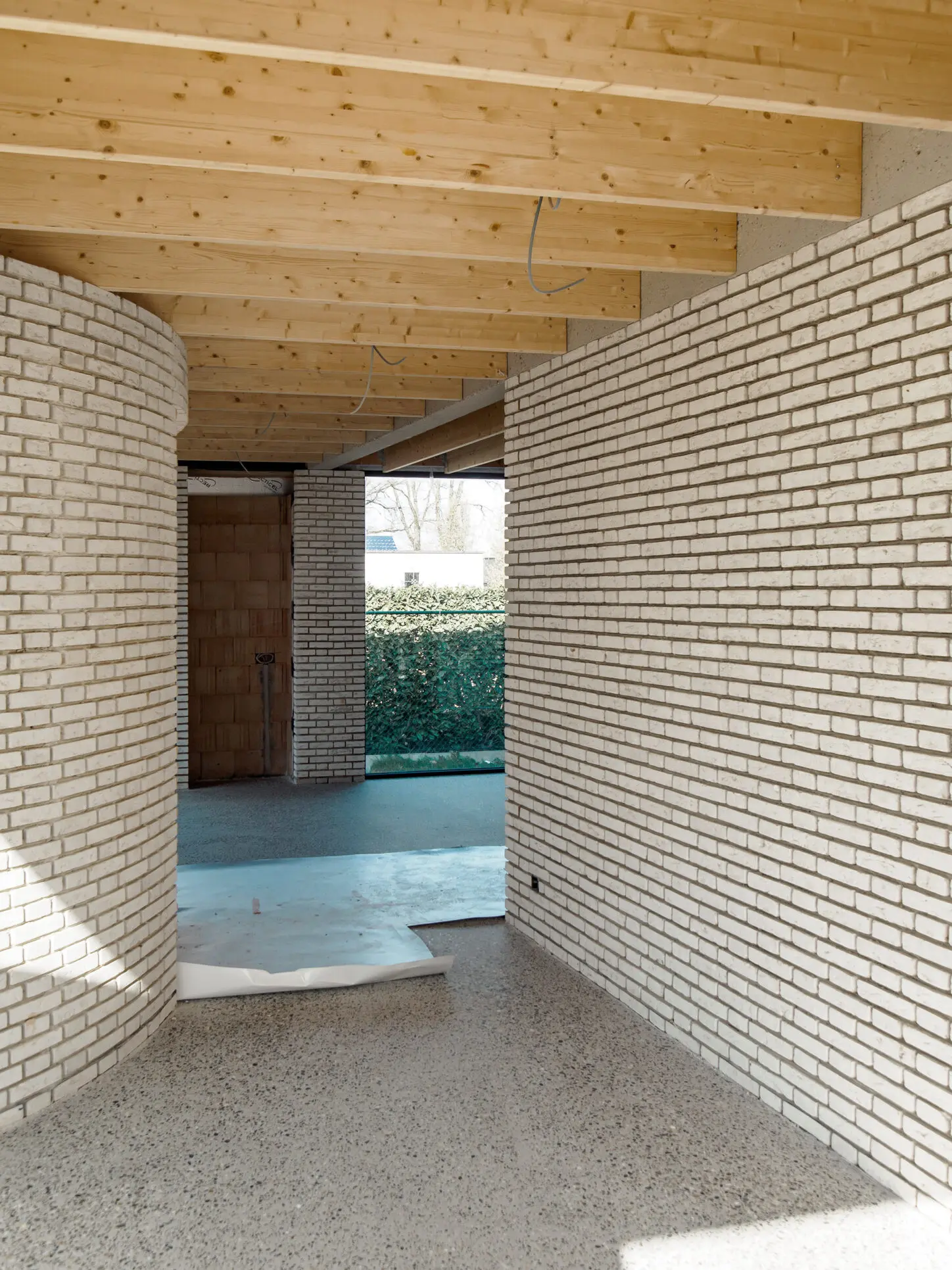VANDYCK Construction of a single family house, inside view bare structure
