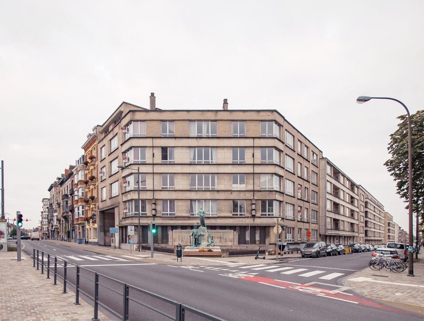 GENERAL JACQUES Circular renovation of social housing, image of existing street facade