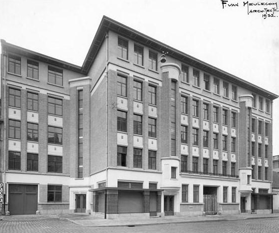 LIVERPOOL Circular renovation of Art Déco buildings, archive image of the original street facade