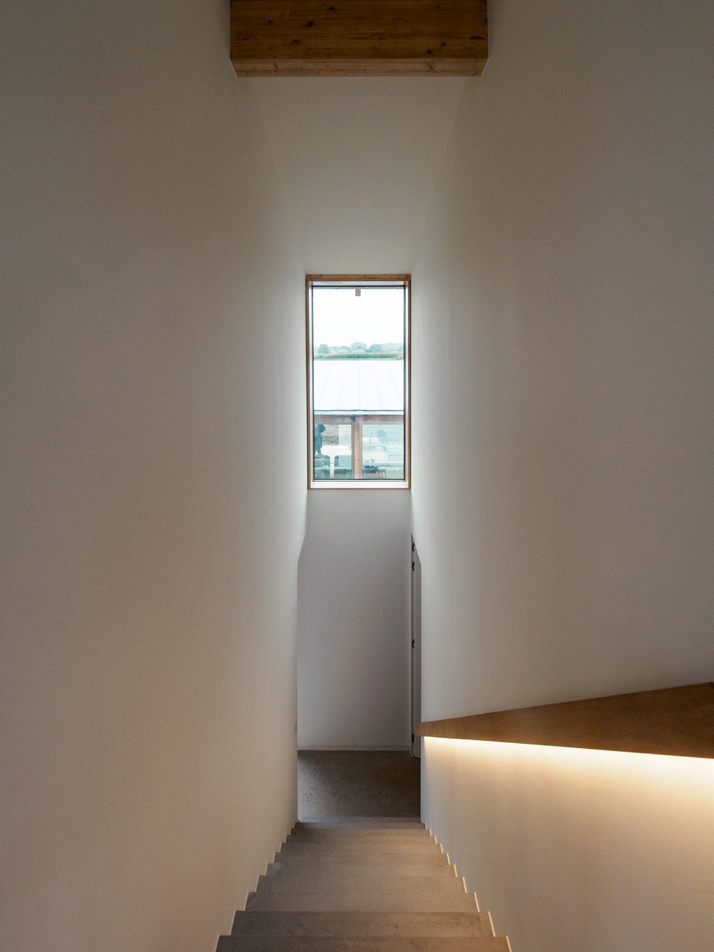 VIJVERHOEK Renovation and extension of a house in rural area, photo of staircase